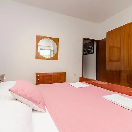 Neva Brodarica (Sibenik-Knin)