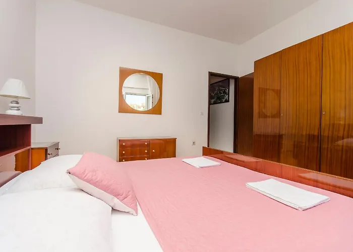 Neva Brodarica (Sibenik-Knin)